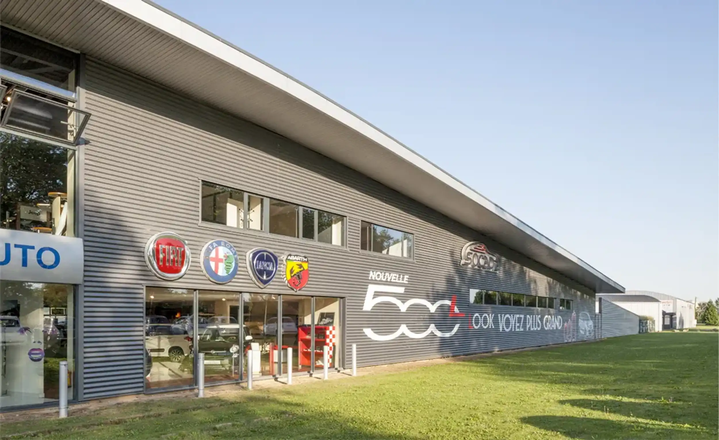 Façade sur rue concession groupe Fiat - Village Auto « La Bijude »