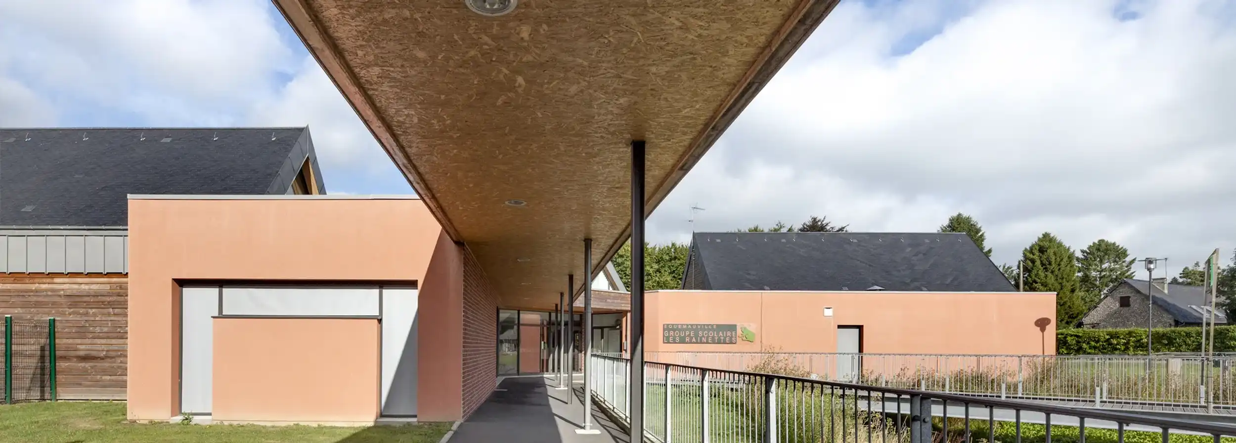 École Maternelle « Les Rainettes » à Equemauville