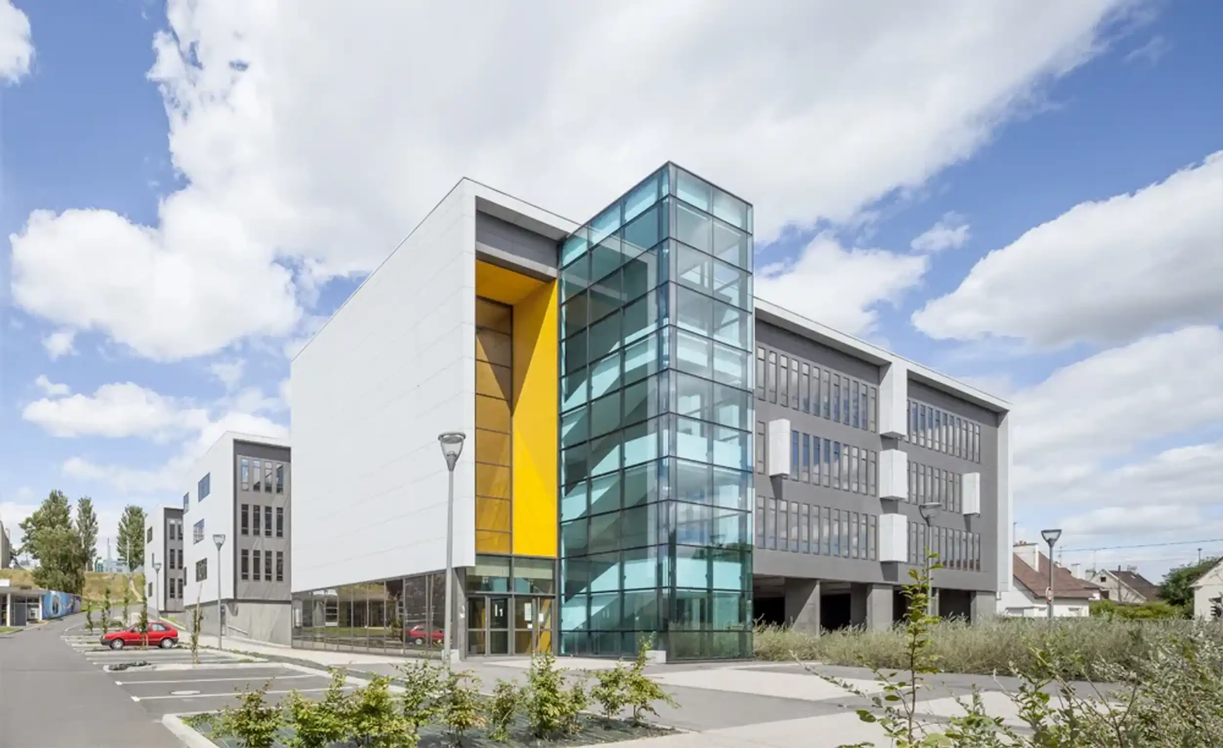 Façade et extérieurs Maison des Langues et de l’International Caen